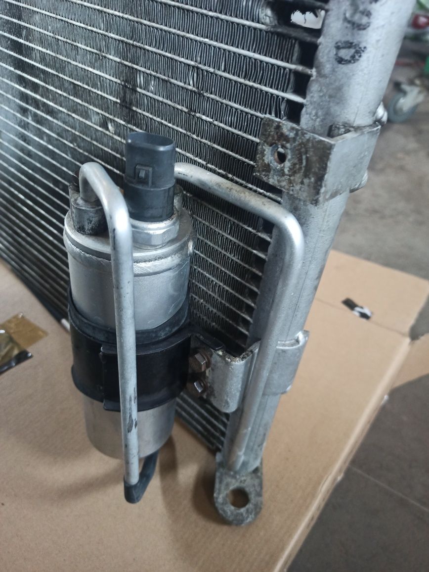 Радиатор кондиционера  с бачком и датчиком Грейт Волл Сейф 8105000-F00