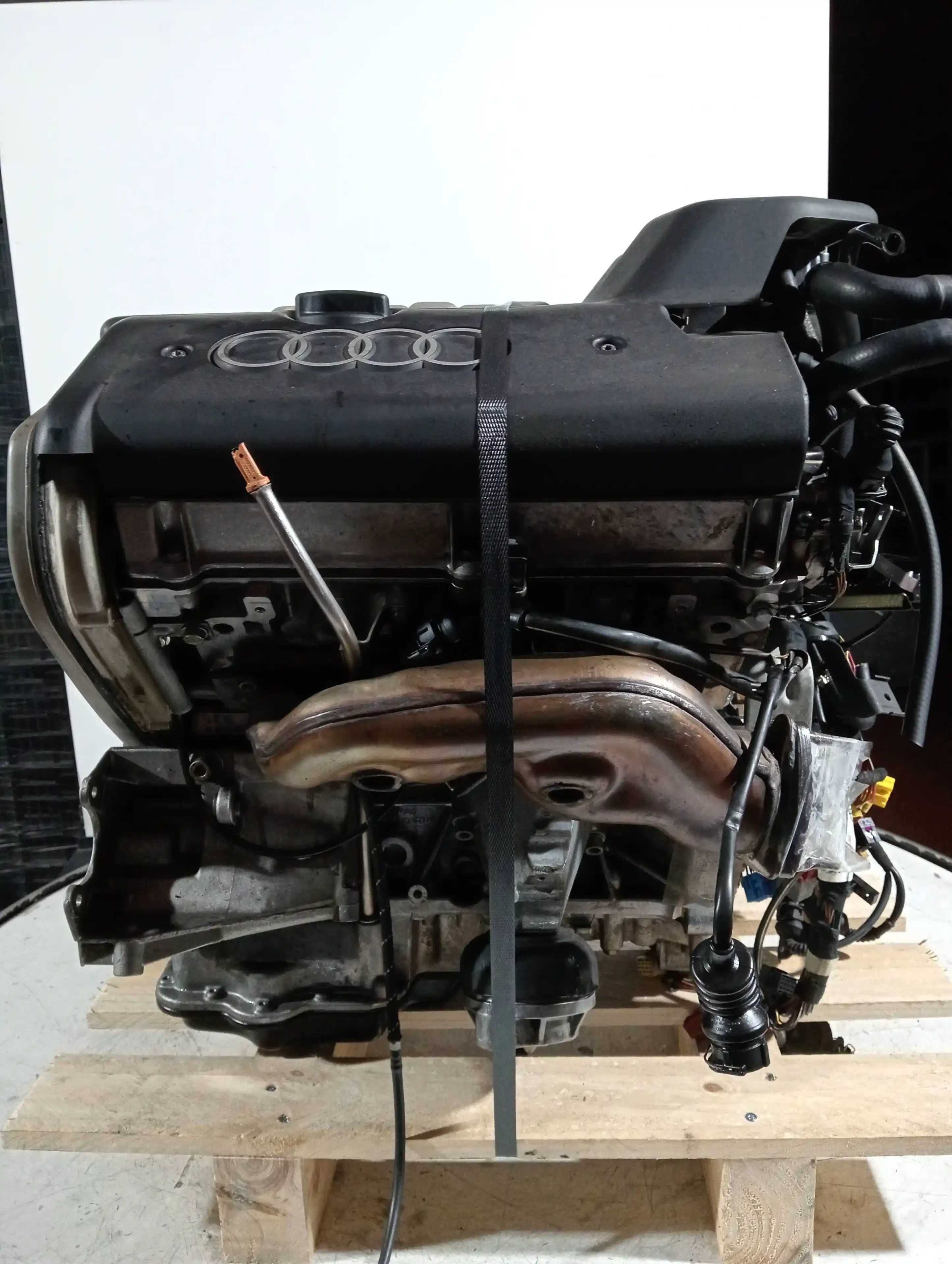 Motor Audi A8 3.7 V8 230 CV    AEW