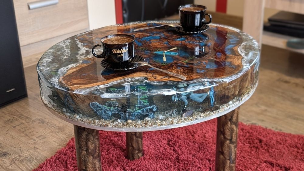 Stolik kawowy 3D orzech włoski  efekt wody żywica epoksydowa