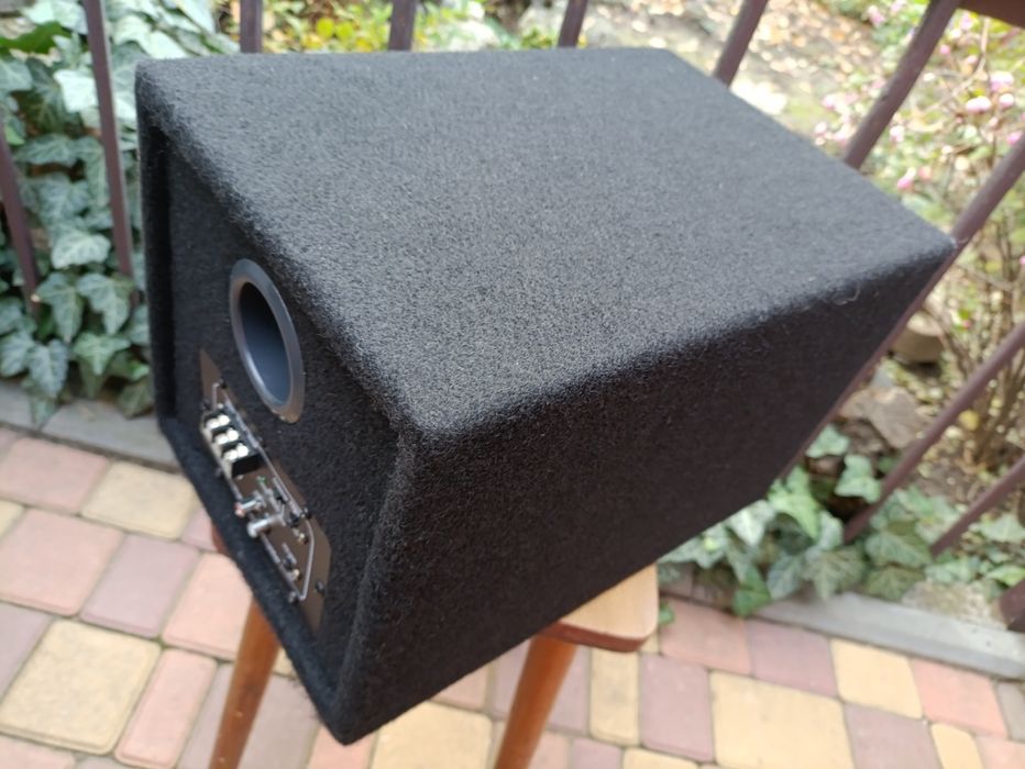 Небольшой активный сабвуфер