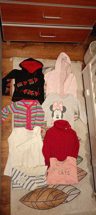 Zestaw bluz i sweterków dla dziewczynki 92