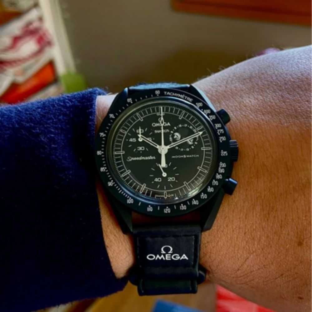 Omega x Swatch Snoopy SO33B700 – Edycja Specjalna