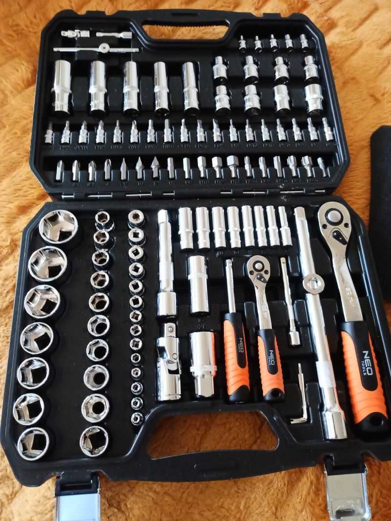 Zestaw kluczy NEO TOOLS 110 elementów nowy