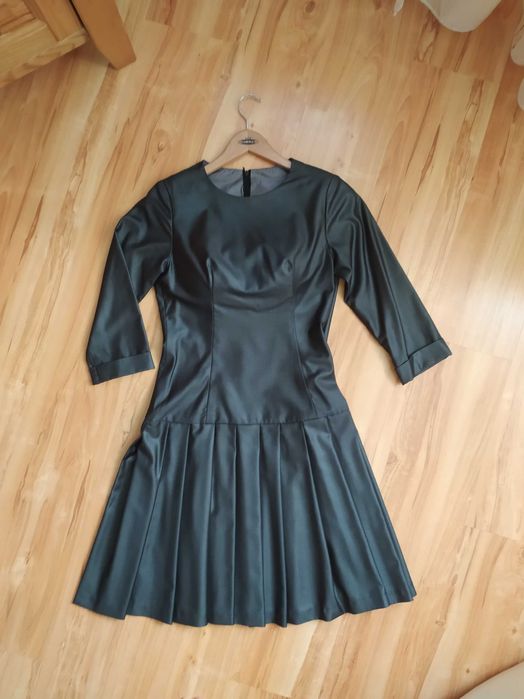 Сукня з костюмної тканини