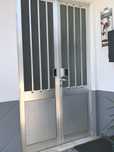 2 portas de entrada en alumínio