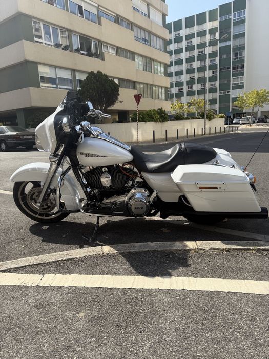 Harley davidson street glide 1690 (nacional)