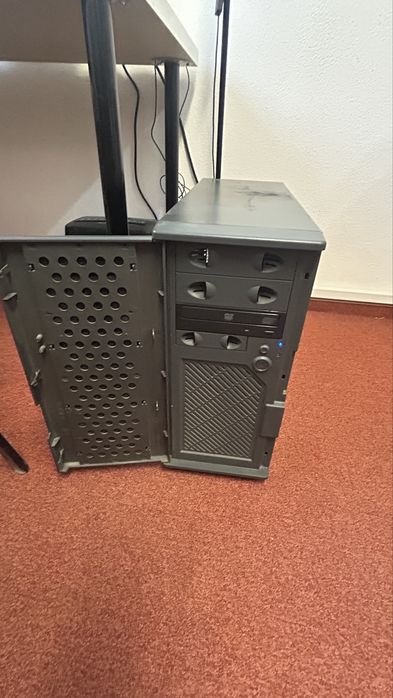 Komputer PC stacjonarny. Gotowy do Pracy i Rozrywki!