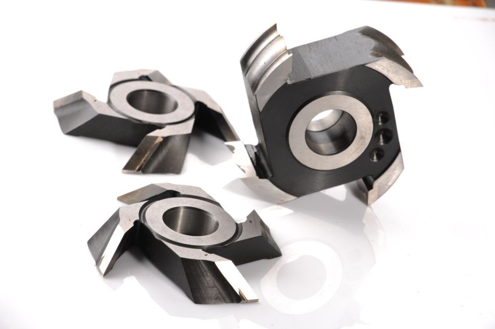 Комплекти фрез для виготовлення рейкового плінтуса