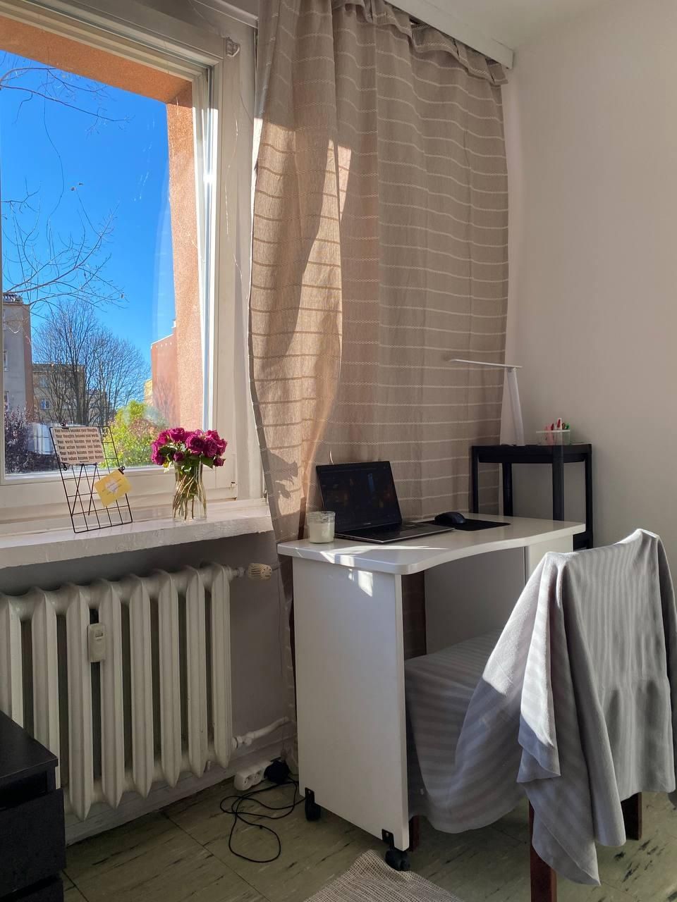Pokój do wynajęcia duży bez dodatkowych opłat.