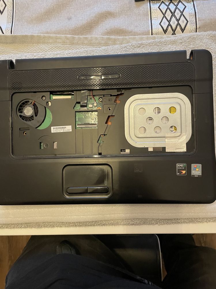 Laptop na części HP Compaq 615  + bateria