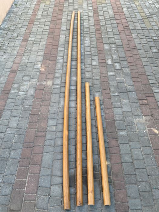 Деревʼяні перила для сходів