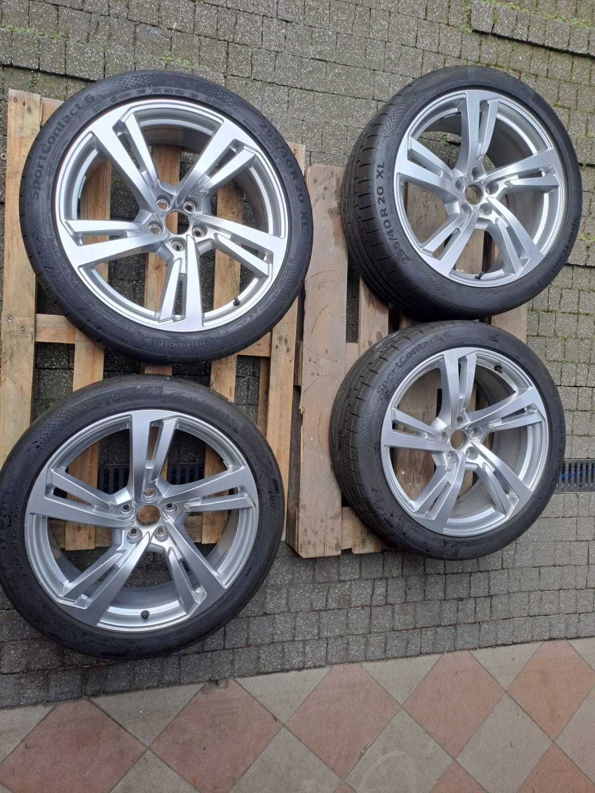 opony Continental 255/40 R20 z 2022 roku