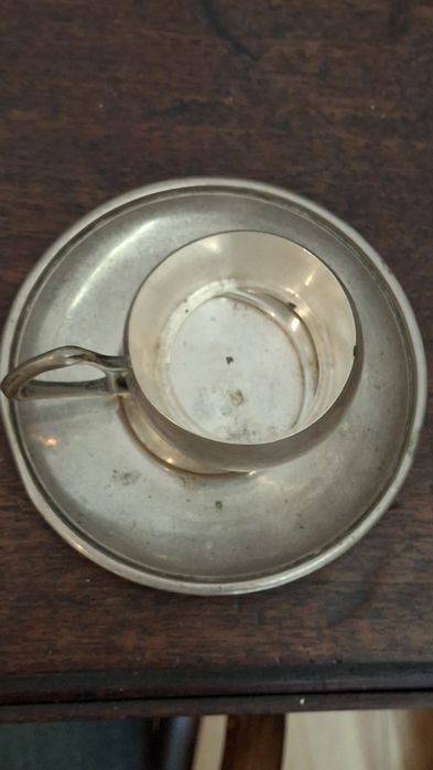 Conjunto de dois pires e duas chávenas suporte para café em prata arte