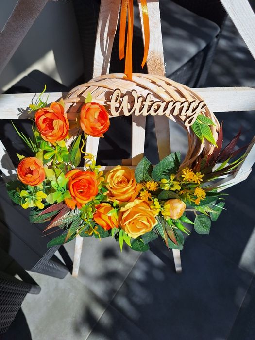 Wianek całoroczny z różami, Wianek na drzwi z napisem  "Witamy"