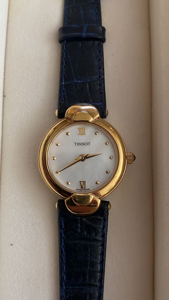 Часы TISSOT ( Швейцария)  Женские. Оригинал.