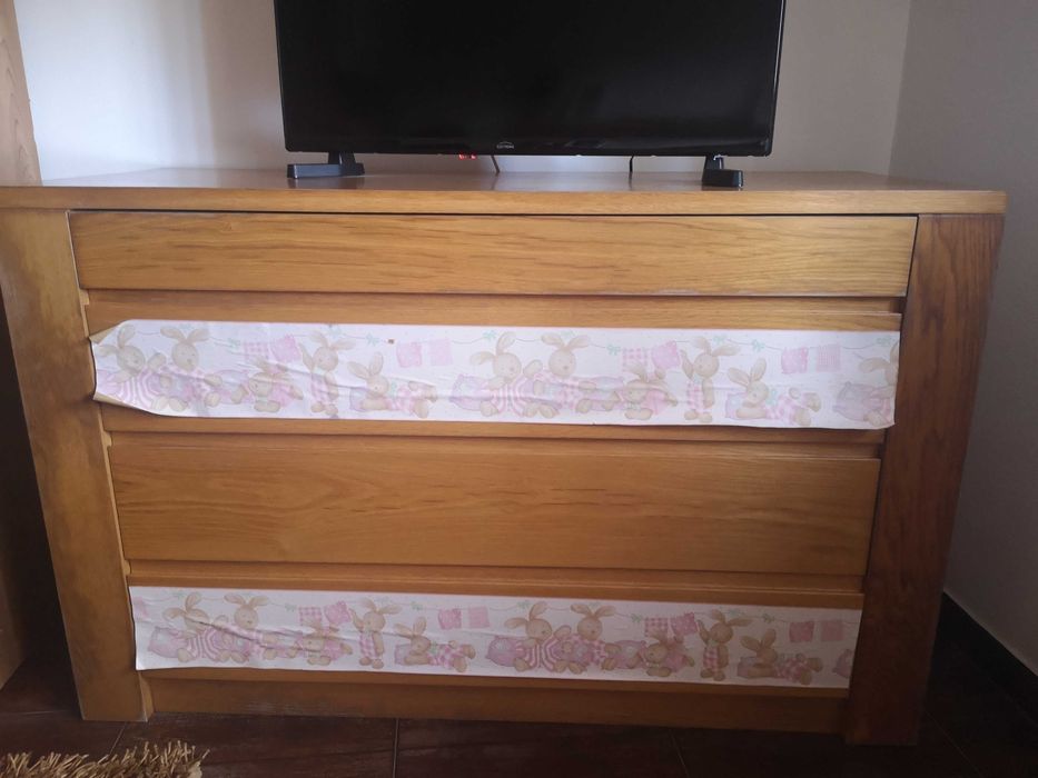 Cómoda de bebé em carvalho