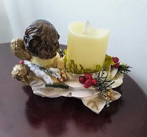 Anjo decorado com a serenidade e a magia do Natal    Artesanal