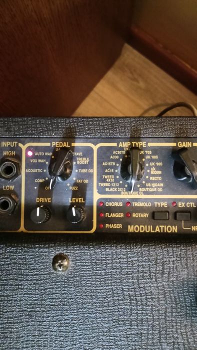 Wzmacniacz gitarowy combo VOX mega moc efekty konkretny piec