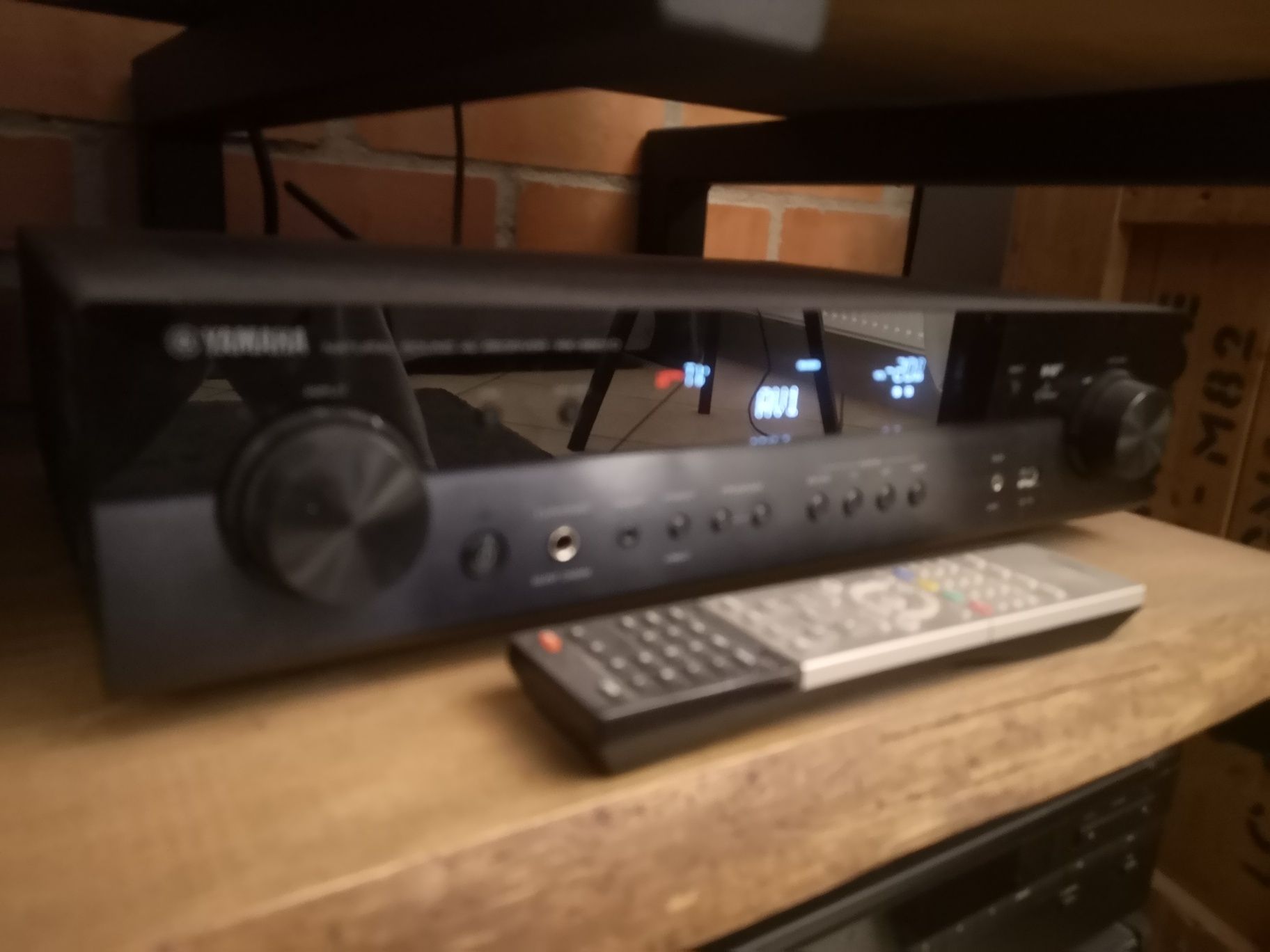 Amplituner kina domowego Yamaha Rx-s601D