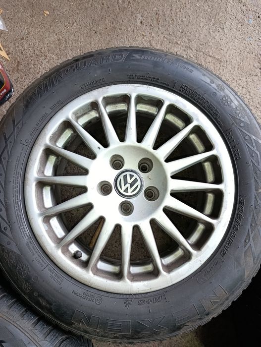 Продам диски с резиной 205/60/R15.