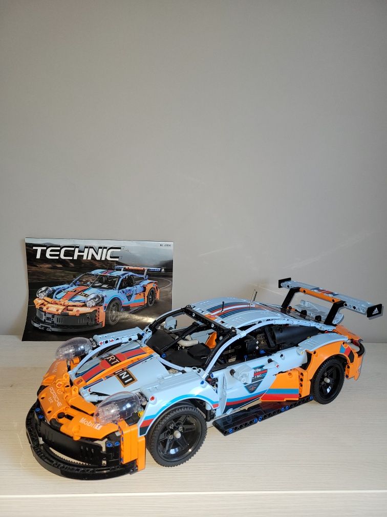 LEGO Porsche 911 RSR Martini Racing, Adidas, Michelin 1580 elementów