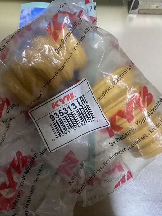 Відбійник для Тойоту кемрі 30