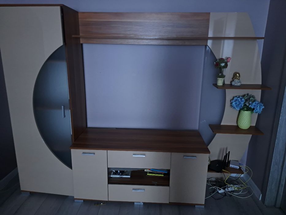 Стінка в вітальню