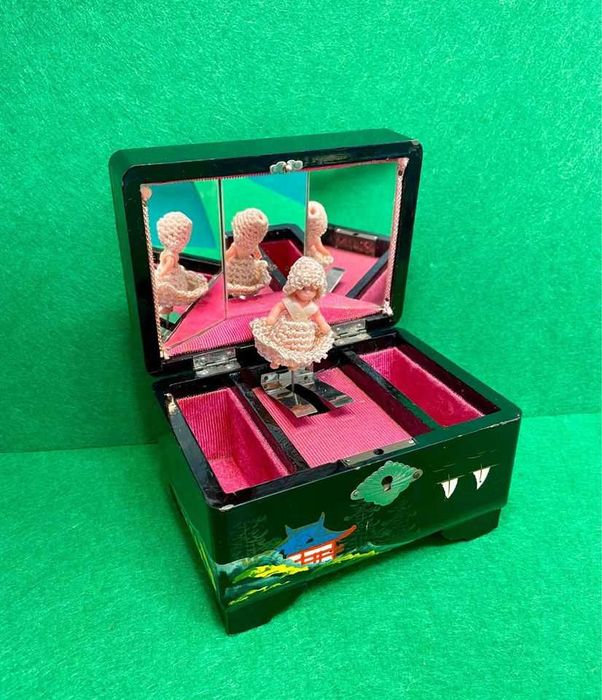 Caixas de música antigas com e sem Porta-Jóias