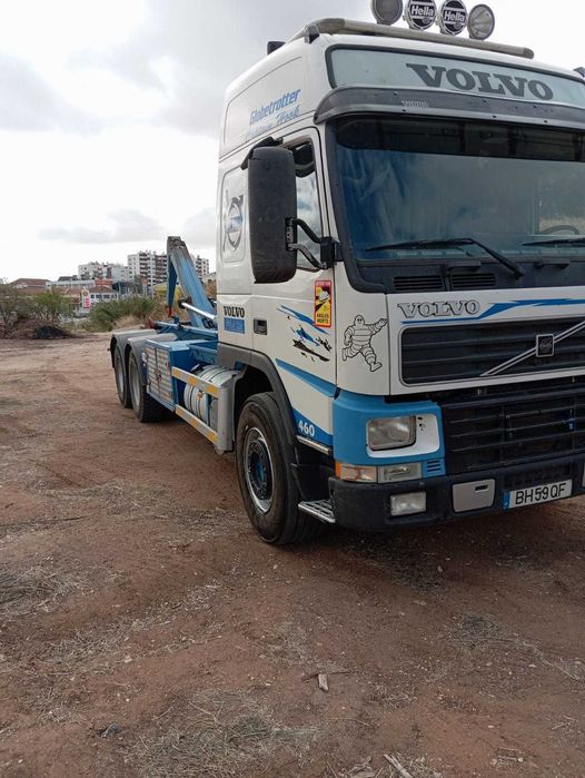 Volvo 460 c/ engate de contentor & reboque