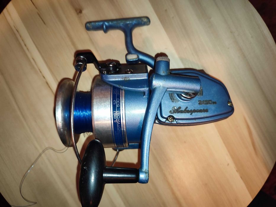 Carreto de pesca vintage Shakespeare 2450 DC fabricado no Japão