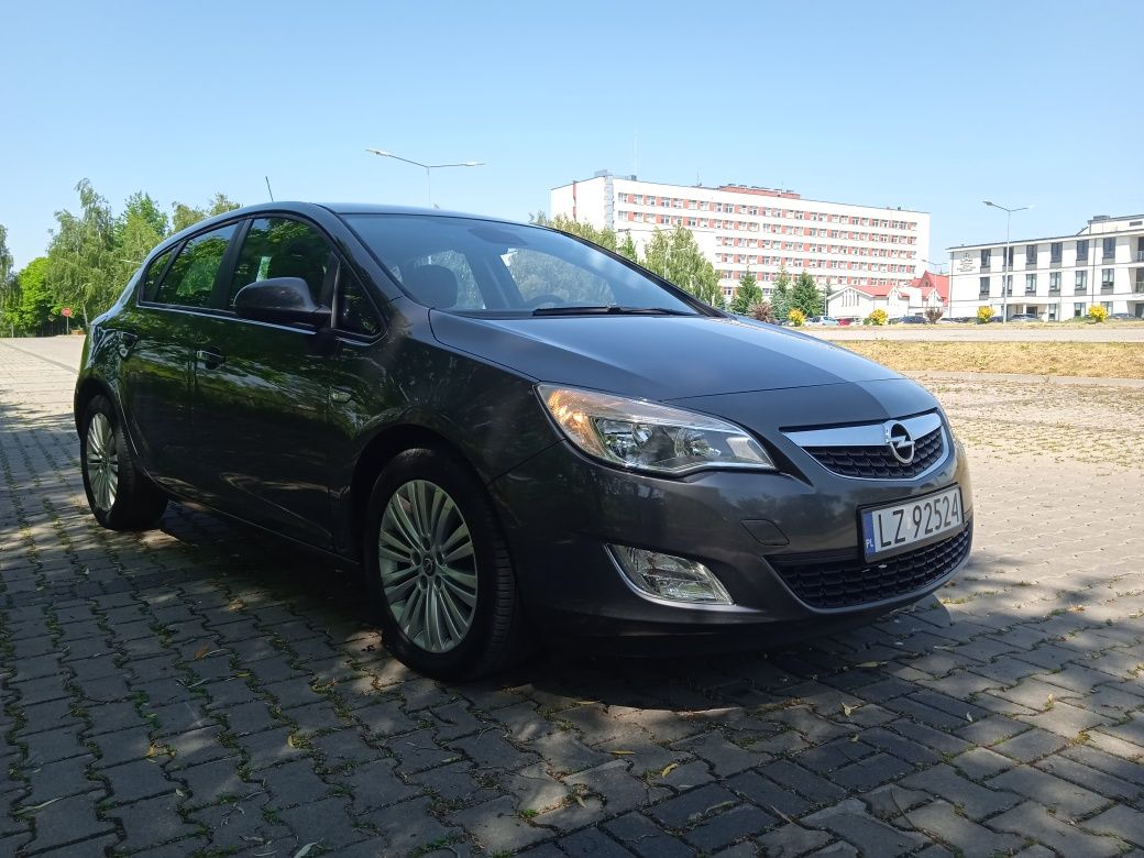 Opel Astra 1.7 świeżo sprowadzony, zarejestrowany. ORYGINAŁ LAKIER