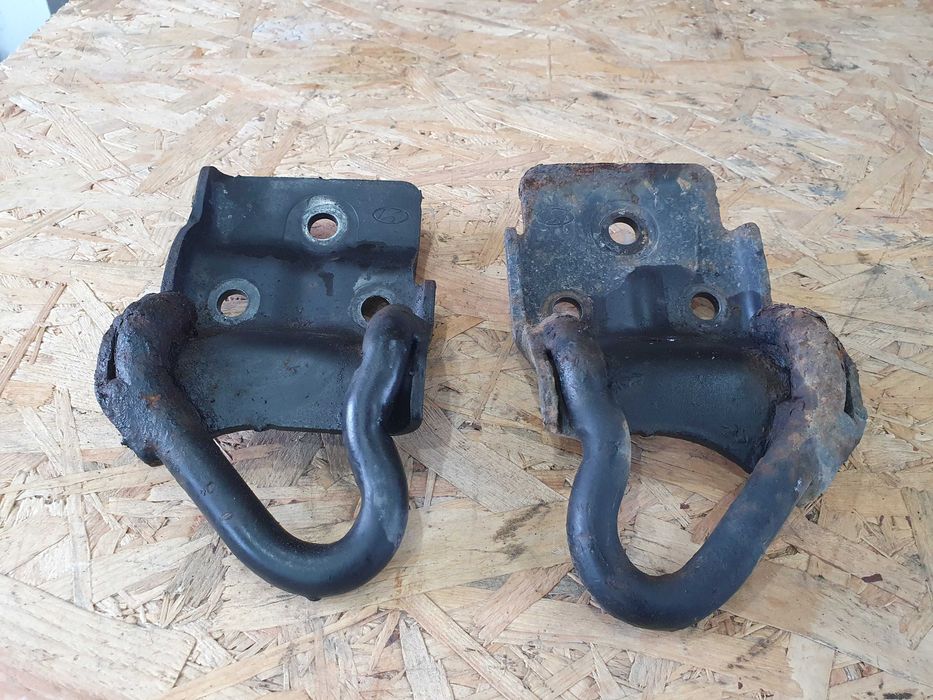 Hak ucho holownicze przód Hyundai Tucson 1 07 rok kpl