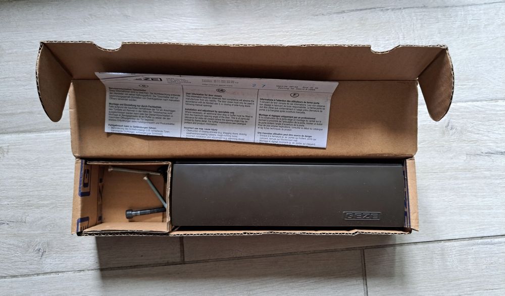 Samozamykacz GEZE TS 2000V zamykacz do drzwi domykacz