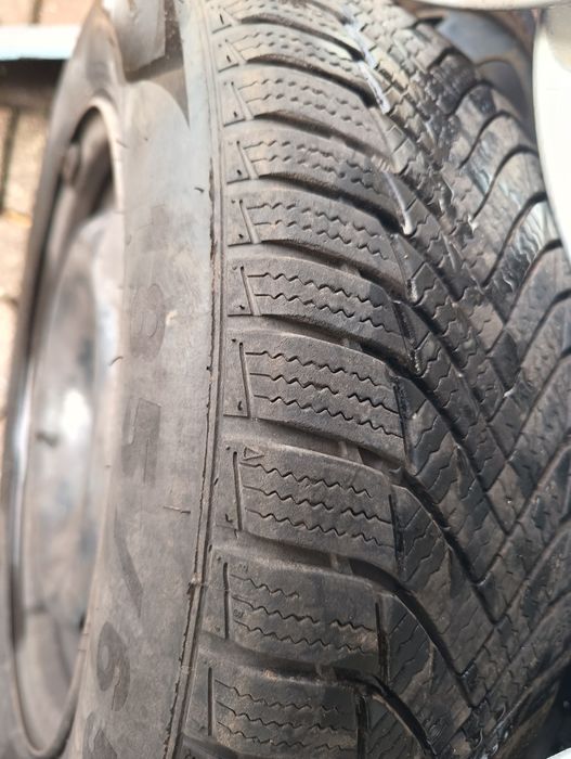 Felgi stalowe plus opony zimowe i kołpaki