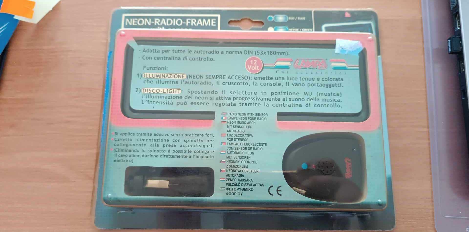 Neonowa ramka do radia samochodowego 12V - 18x5,3 cm