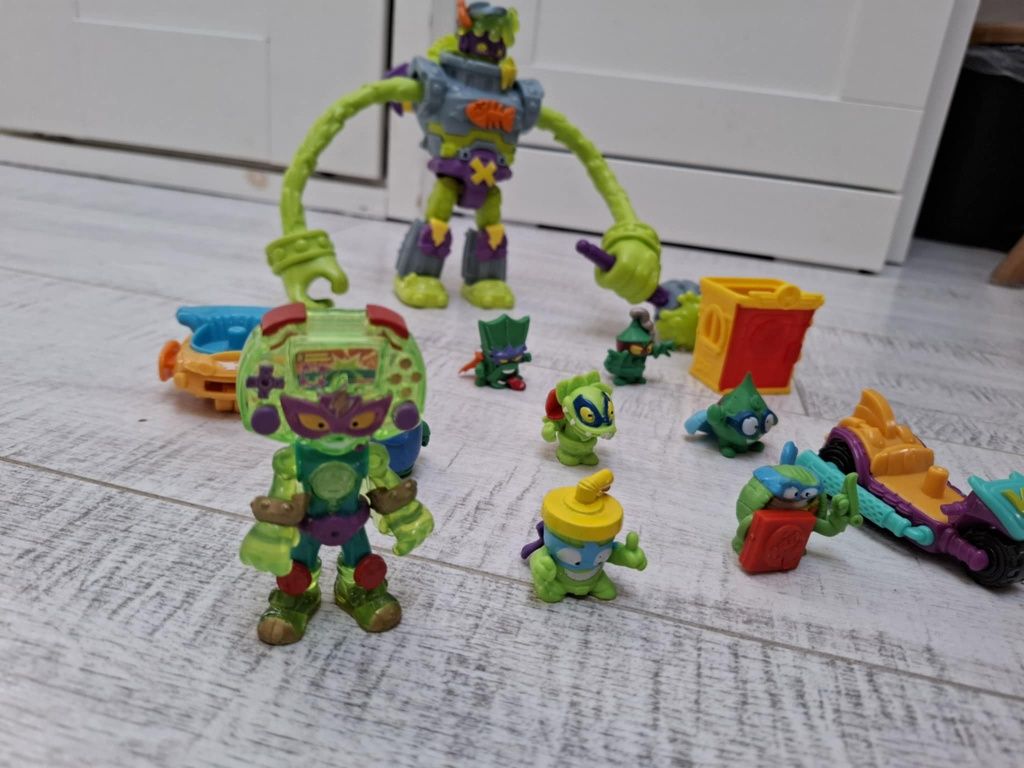 Zestaw super things zings superbot bot robot trasher power arms dodatk