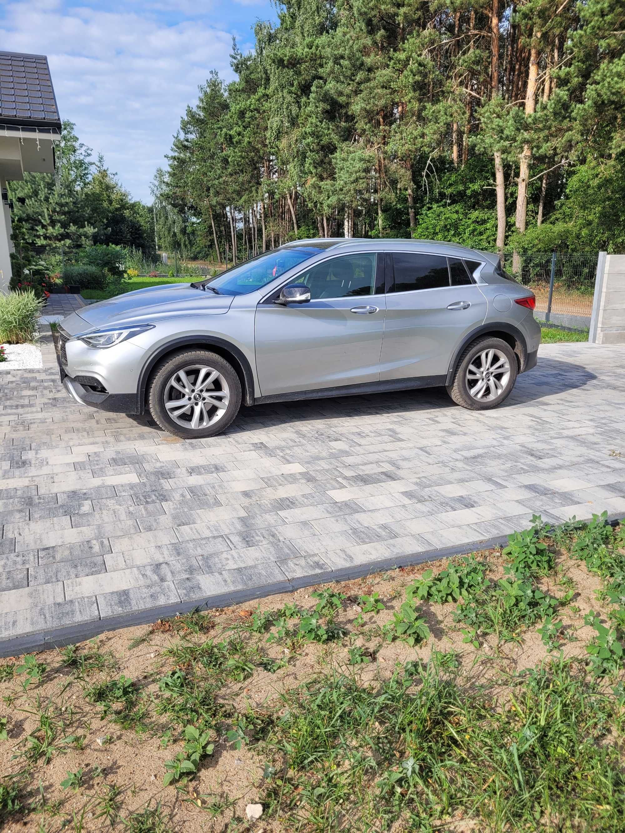 Infiniti qx30, polski salon