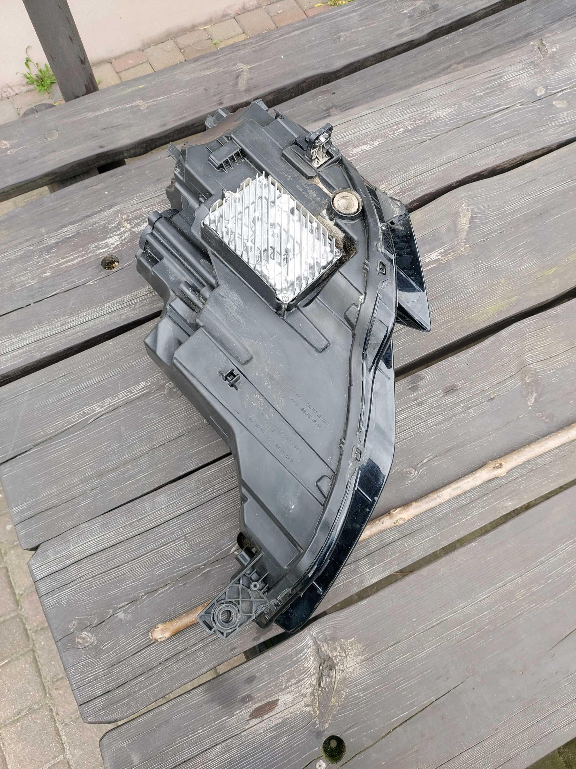 Lampa przedni prawa fuul led matrix Audi A3 8y0