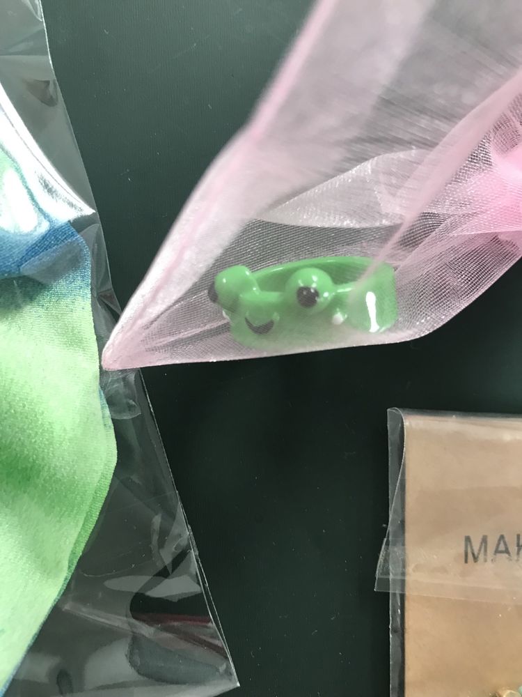 Duży zielony mystery box, tie dye, pierścionek, scrunchie,squishy