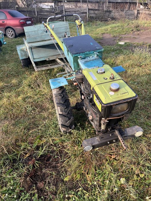 Продам мотоблок , на повному ходу , до нього є багато навісного