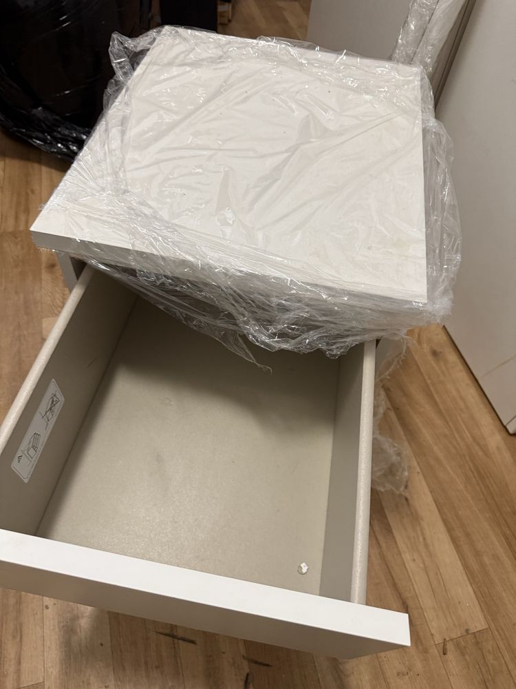 Dwie szafki nocne Ikea model MALM