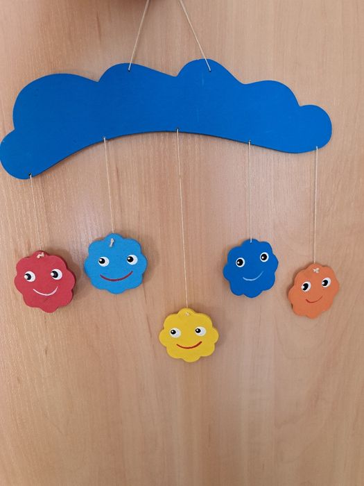 Drewniana ozdoba do pokoju dziecinnego