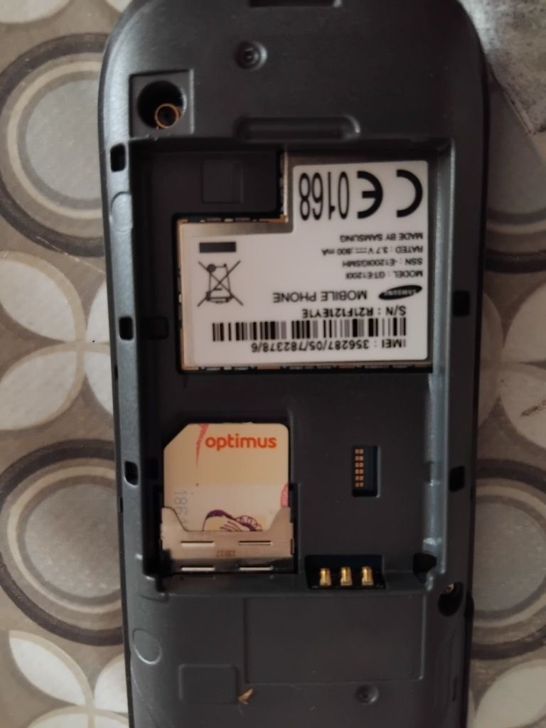 Telemóvel Samsung GT-1200