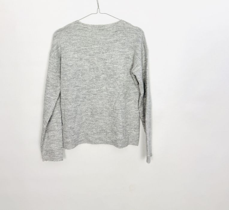 Szary świąteczny sweter z Mikołajem S 36