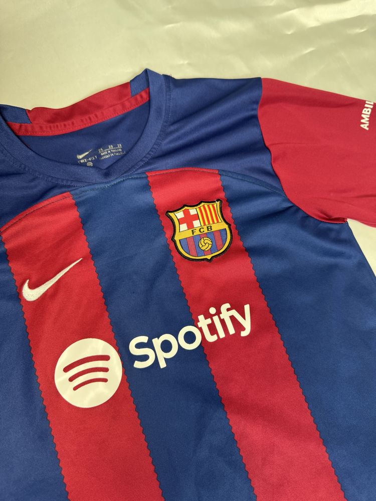 Komplet koszulka + spodenki FC Barcelona 152/158