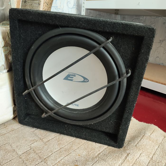 Сабвуфер alpine sbe 1243 br в корпусе