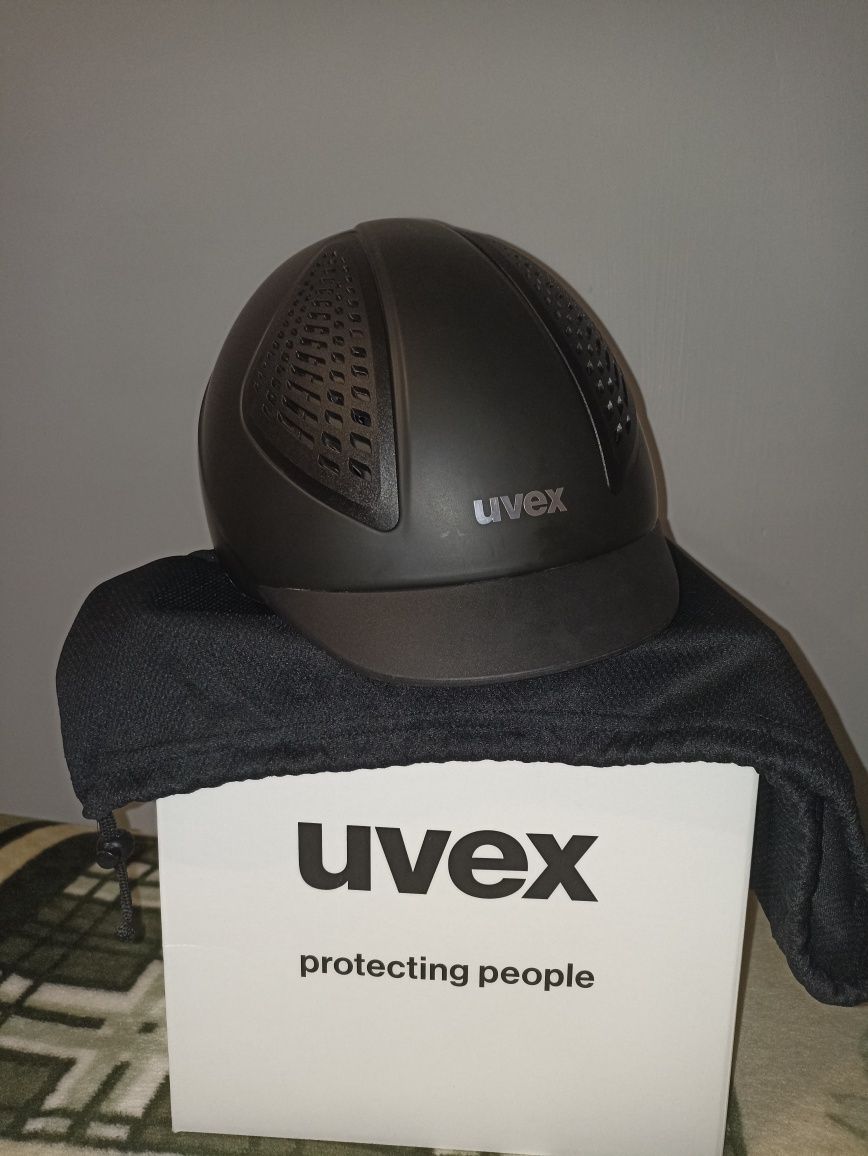 Kask UVEX Exxential II czarny mat