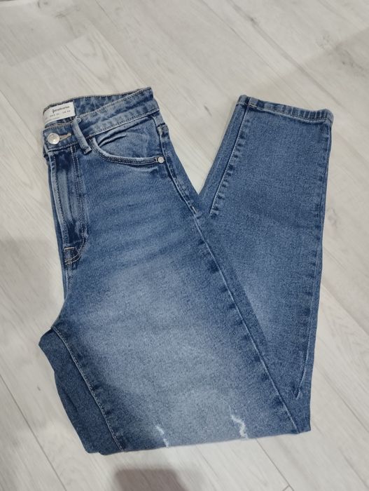 Jeansy mom slim Stradivarius