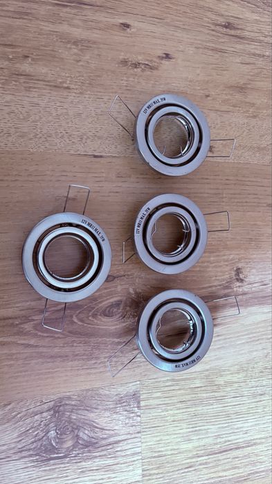 Opawy oświetleniowe wpuszczane na małe żarówki 35 mm