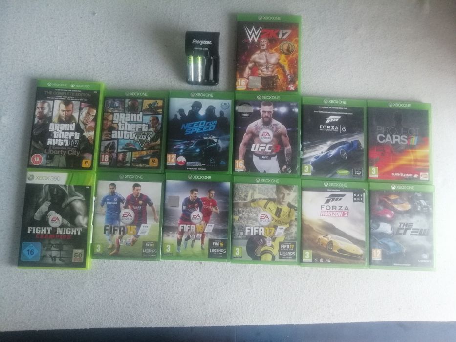 Xbox One 500 GB + FIFY, Fight Night Champion, Forza Motorsport6, GTAV